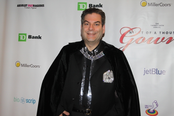 Photo Flash: Night of 1000 Gowns Red Carpet! 