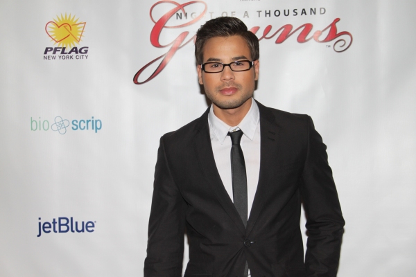 Photo Flash: Night of 1000 Gowns Red Carpet! 