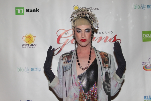 Photo Flash: Night of 1000 Gowns Red Carpet! 