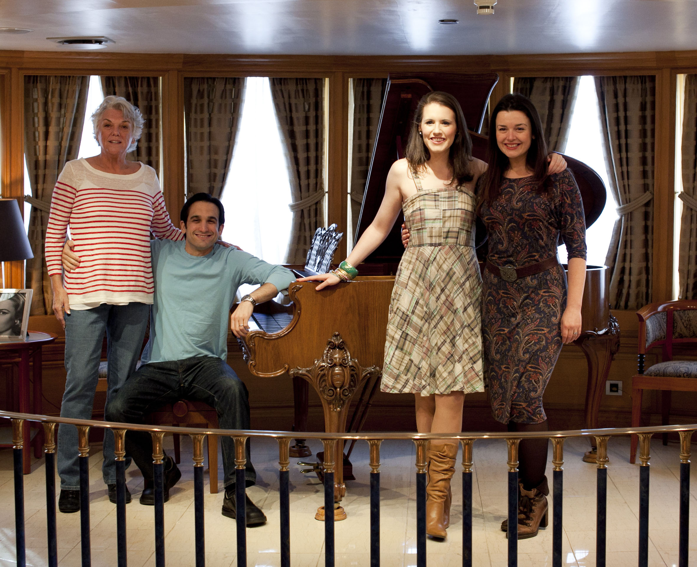 Photo Flash: Tyne Daly & Master Class Cast Visit the Christina O Yacht 