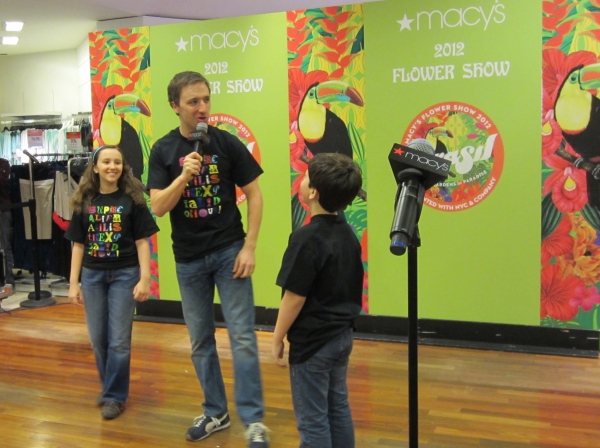Photo Coverage: MARY POPPINS Visits the Macy's Flower Show! Image