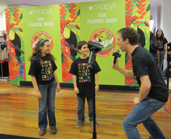 Photo Coverage: MARY POPPINS Visits the Macy's Flower Show! Image