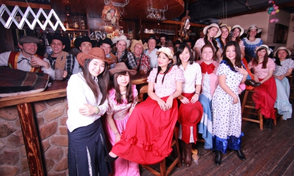 Photo Flash: Cast of Beijing Playhouse's OKLAHOMA! - Feat. Stephannie Tebow & More 