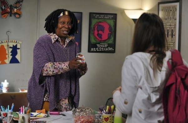 Photo Flash: First Look - Whoopi Goldberg Guest-Stars on THE MIDDLE Tonight, 5/2 