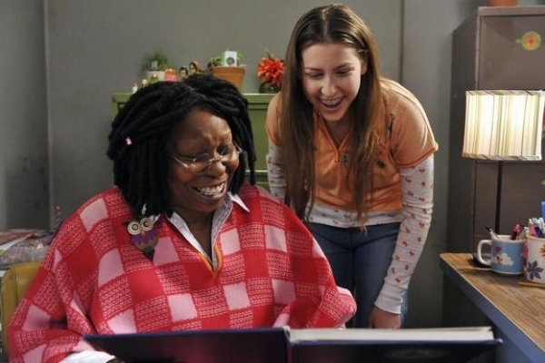 Photo Flash: First Look - Whoopi Goldberg Guest-Stars on THE MIDDLE Tonight, 5/2 