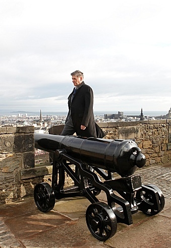 Photo Flash: First Look - Mila Kunis et al. Join CRAIG FERGUSON in Scotland, Beg. Today, May 14 Image