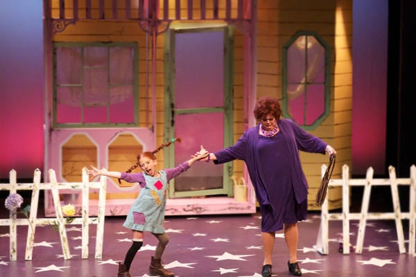 Julianna Rigolioso (Pippi), Annette Winter (Mrs. Prysselius) Photo