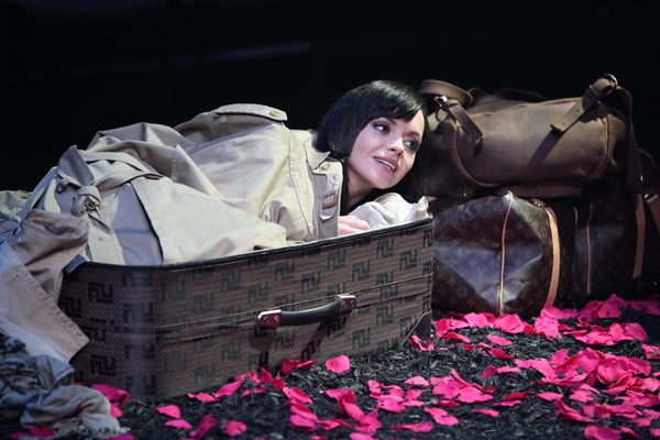 Photo Flash: First Look at Christina Ricci & Bebe Neuwirth in CSC's A MIDSUMMER NIGHT'S DREAM Image