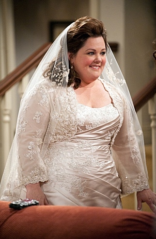 Photo Flash: First Look - 'The Wedding' on CBS's MIKE & MOLLY, Airing Tonight, 5/14 Image