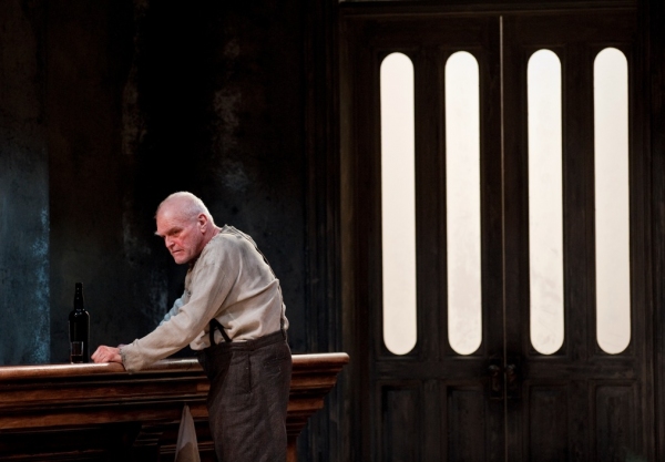Photo Flash: Nathan Lane et al. in Goodman Theatre's THE ICEMAN COMETH Image