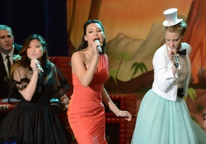 Photos and Audio: Tonight on GLEE- One Direction, Fergie and More! 