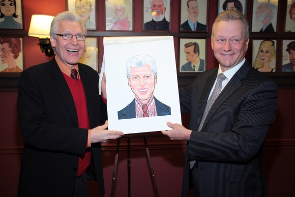 Photo Coverage: PRISCILLA, QUEEN OF THE DESERT's Tony Sheldon Receives Caricature at Sardi's Image