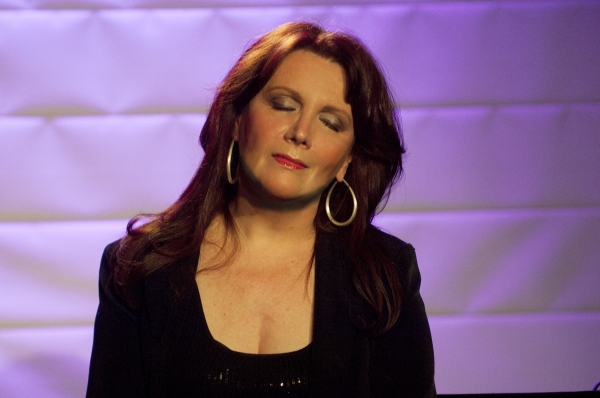 Photo Flash: Maureen McGovern Plays the RRazz Room Image