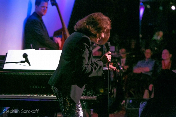 Photo Coverage: Linda Lavin Brings POSSIBILITIES to the Metropolitan Room Image