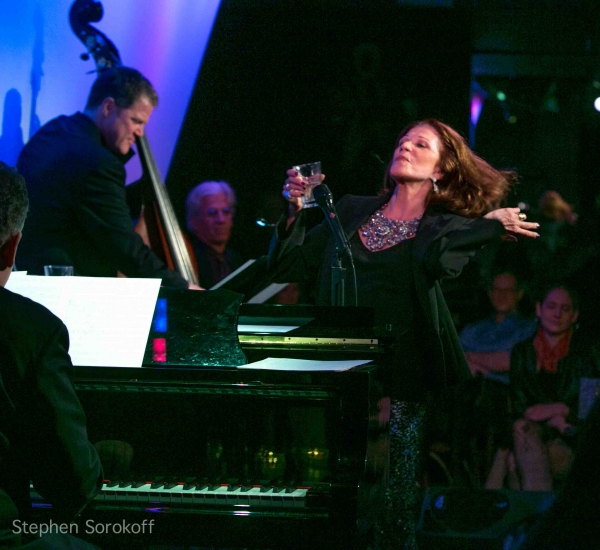 Photo Coverage: Linda Lavin Brings POSSIBILITIES to the Metropolitan Room Image