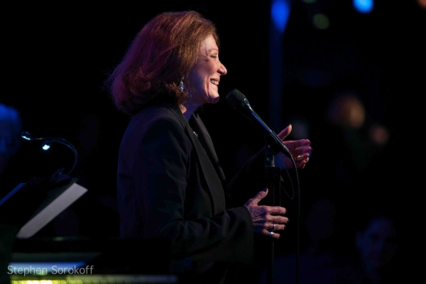 Photo Coverage: Linda Lavin Brings POSSIBILITIES to the Metropolitan Room Image
