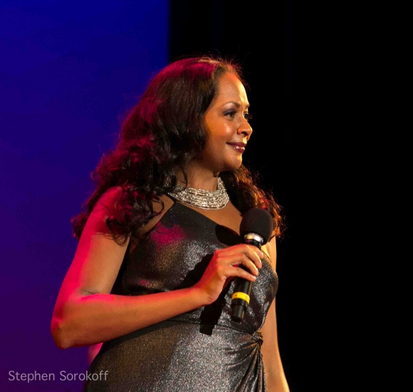Photo Coverage: Harriet Harris, Colleen McHugh, et al. at MAD DOGS & EDUCATED FLEAS Image
