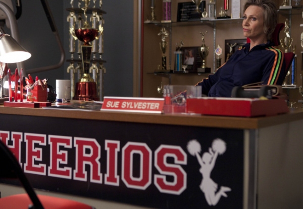 Photo Flash: First Look at GLEE's Props & Nationals Episodes! 