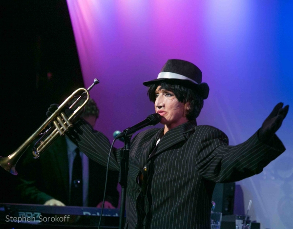 Photo Coverage: Kelly Clinton Brings FRECKLES AND 80 YEAR-OLD BONES to Metropolitan Room Image