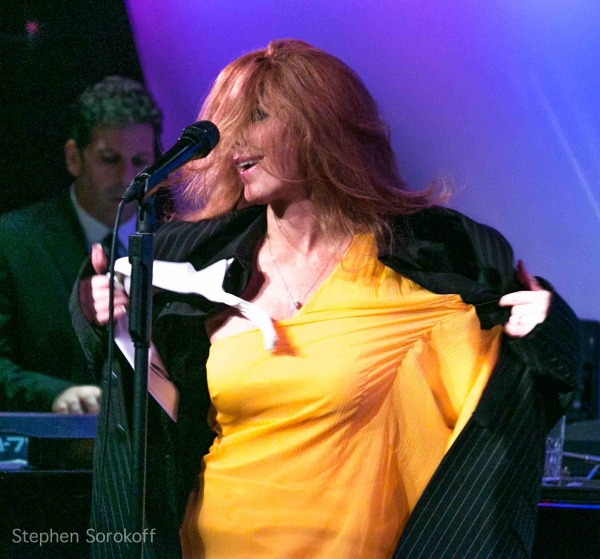 Photo Coverage: Kelly Clinton Brings FRECKLES AND 80 YEAR-OLD BONES to Metropolitan Room Image