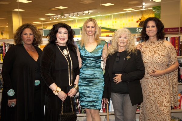 Photo Flash: Lainie Kazan, Michele Lee et al. at THE PERSIAN ROOM PRESENTS Book Signing 