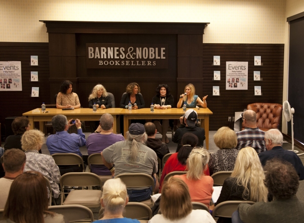 Photo Flash: Lainie Kazan, Michele Lee et al. at THE PERSIAN ROOM PRESENTS Book Signing Image