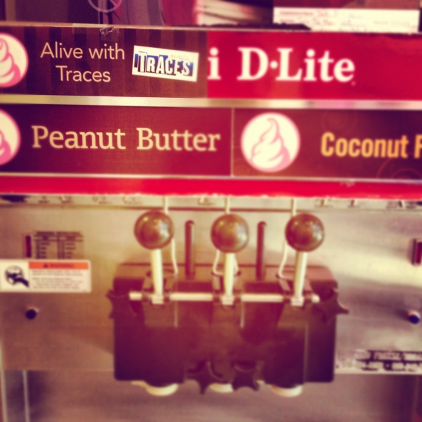 Photo Flash: TRACES Cast Visits Tasti D-Lite! Image