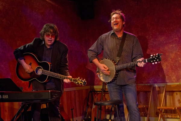 Photo Flash: First Look at FOREVER SUNG at the Phoenix Theatre Image
