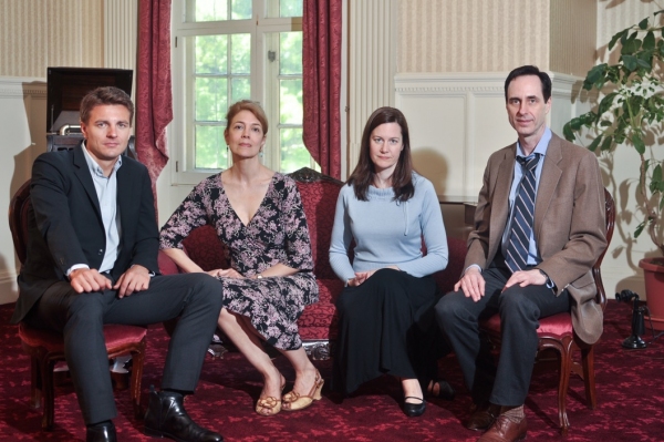 Photo Flash: Bill Connington, Gayton Scott et al. in THE GLASS MENAGERIE Image