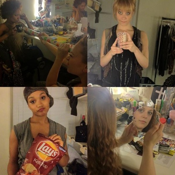 Photo Flash: Evening Saturday Intermission Pic Round-Up - Ricky Martin, NEWSIES and More! Image