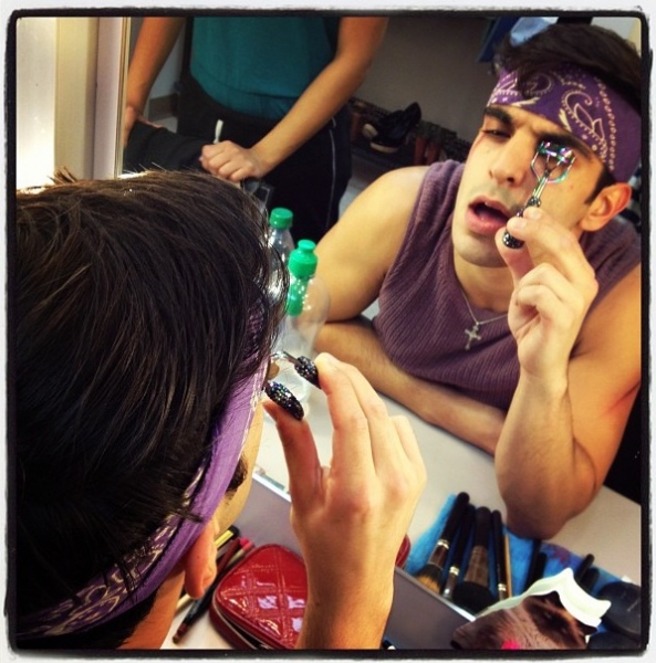 Photo Flash: Evening Saturday Intermission Pic Round-Up - Ricky Martin, NEWSIES and More! Image
