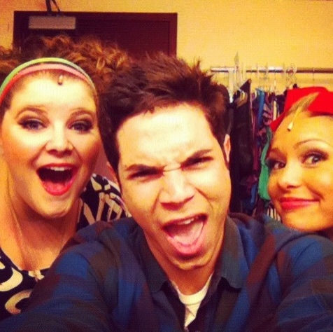Photo Flash: Evening Saturday Intermission Pic Round-Up - Ricky Martin, NEWSIES and More! Image
