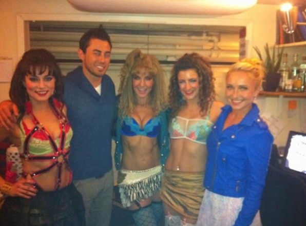Photo Flash: Evening Saturday Intermission Pic Round-Up - Ricky Martin, NEWSIES and More! Image