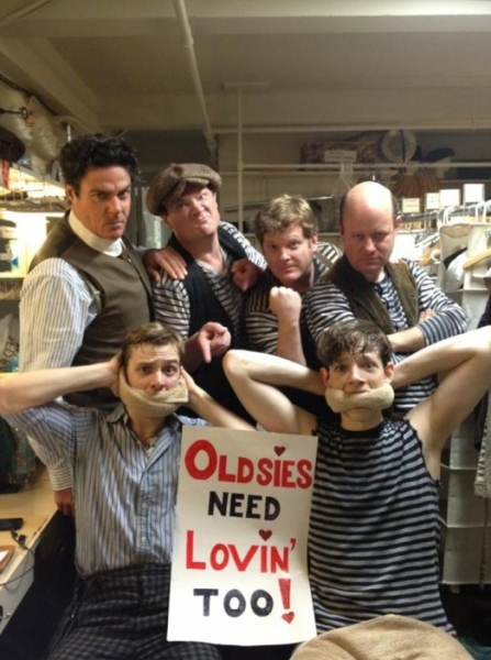 Photo Flash: Evening Saturday Intermission Pic Round-Up - Ricky Martin, NEWSIES and More! Image