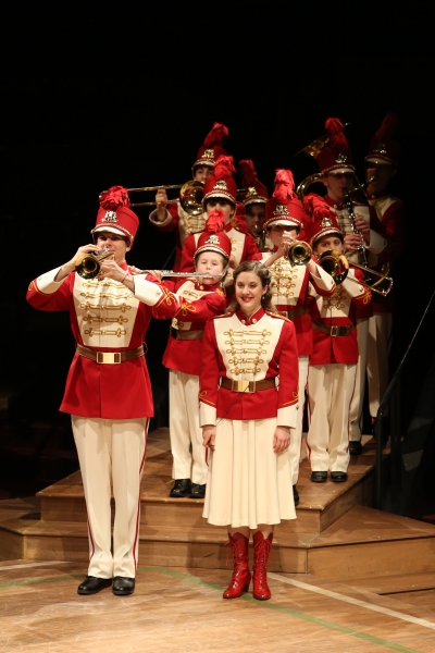 Photo Flash: Kate Baldwin & Burke Moses in Arena Stage's THE MUSIC MAN- Production Shots! 