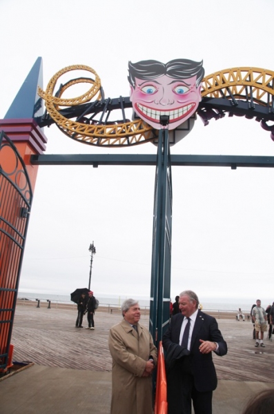 Photo Flash: BP Markowitz, Mayor Bloomberg & Tony Danza Welcome Summer at Coney Island Image