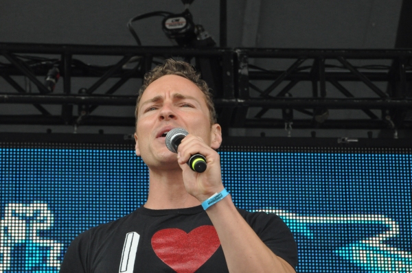 Photo Coverage: Casts of ANYTHING GOES, SISTER ACT, GHOST and More Perform for Fleet Week 2012! Image