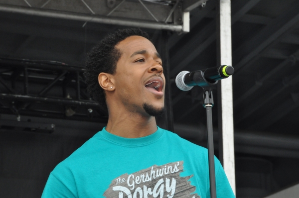 Photo Coverage: Casts of ANYTHING GOES, SISTER ACT, GHOST and More Perform for Fleet Week 2012! Image