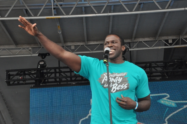 Photo Coverage: Casts of ANYTHING GOES, SISTER ACT, GHOST and More Perform for Fleet Week 2012! Image