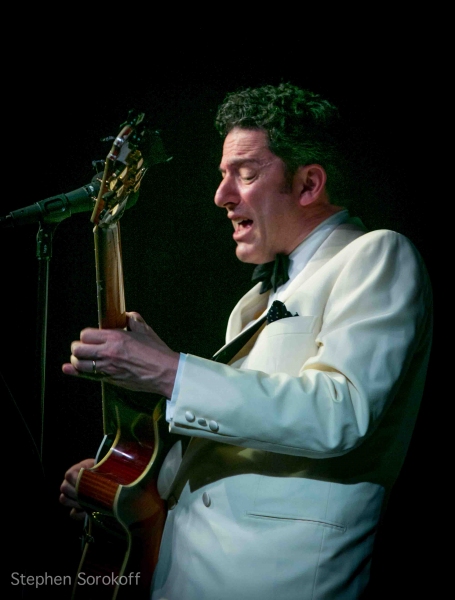 Photo Coverage: The John Pizzarelli Quartet Plays Cafe Carlyle Image