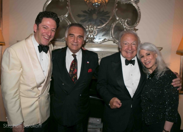 Photo Coverage: The John Pizzarelli Quartet Plays Cafe Carlyle Image