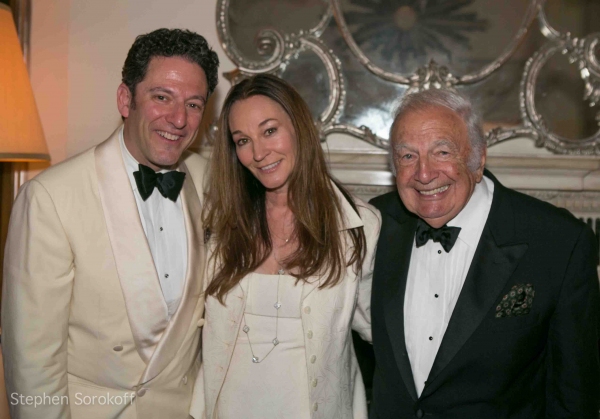 Photo Coverage: The John Pizzarelli Quartet Plays Cafe Carlyle Image