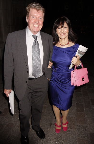 Photo Flash: Michael Crawford & More Attend Queen's Jubilee Arts Party Image