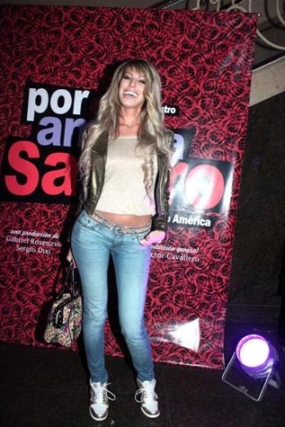 Photo Flash: POR AMOR A SANDRO Plays 100 Performances Image