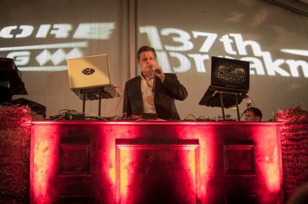 Photo Flash: Tenor Anthony Kearns Performs at Preakness Eve Celebration Image