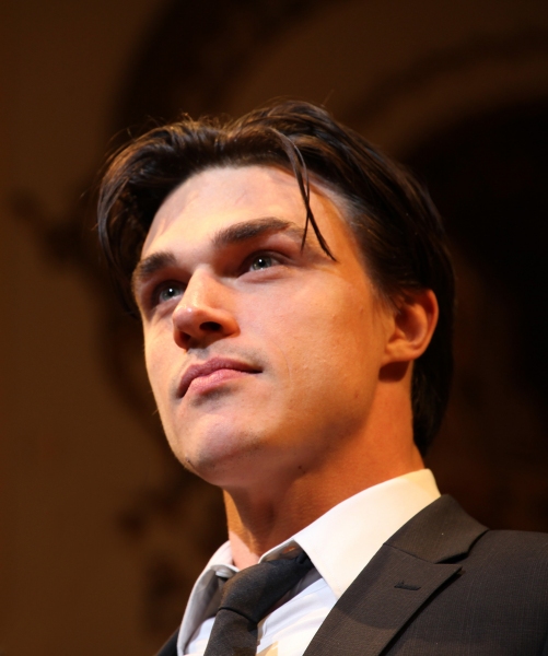 Finn Wittrock Photo