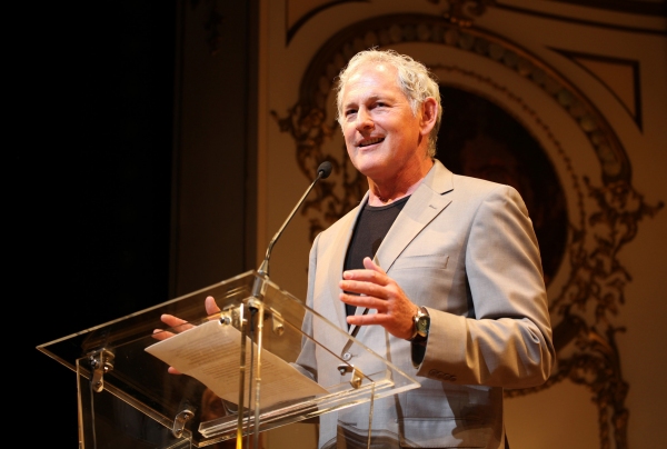 Victor Garber Photo