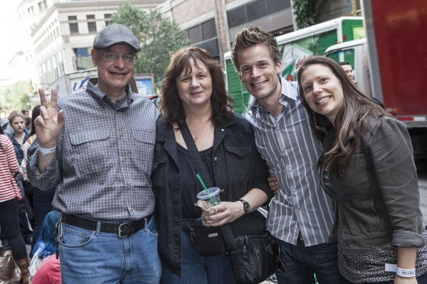 Photo Coverage: Inside THE BOOK OF MORMON's Fan Performance! Image