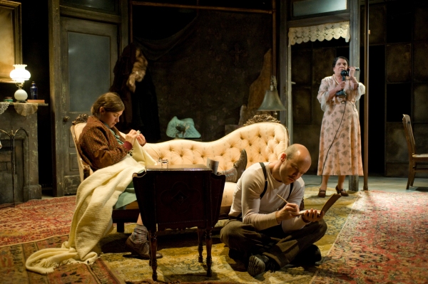 Photo Flash: First Look at THE GLASS MENAGERIE and More in Steppenwolf's NEXT UP 2012 Image