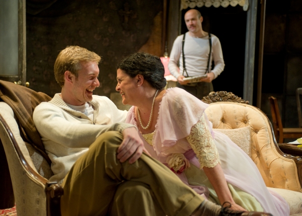Photo Flash: First Look at THE GLASS MENAGERIE and More in Steppenwolf's NEXT UP 2012 Image